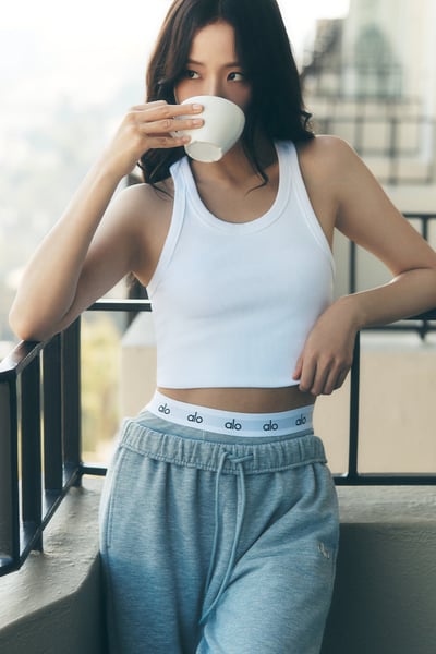 Alo Yoga 週年慶全館 7 折起，單件省最多 NT$1340 2