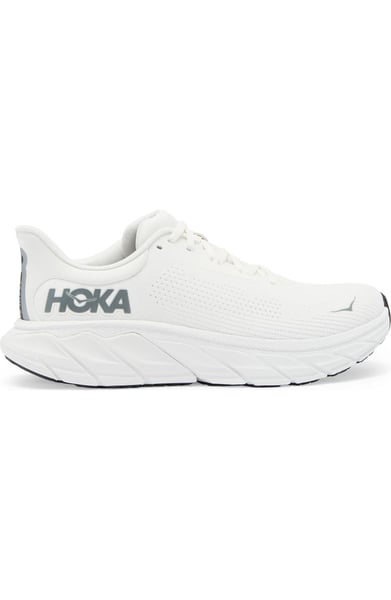 HOKA Clifton 9、Arahi 7 跑鞋下殺 6 折起，限時省 NT$1750 3