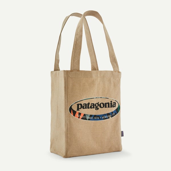 Patagonia 春季包款新訊：再生棉托特包、24L 與 44L 機能後背包，NT$1580 起 2
