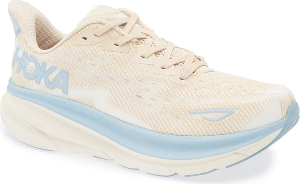 HOKA Clifton 9、Arahi 7 跑鞋下殺 6 折起，限時省 NT$1750 1