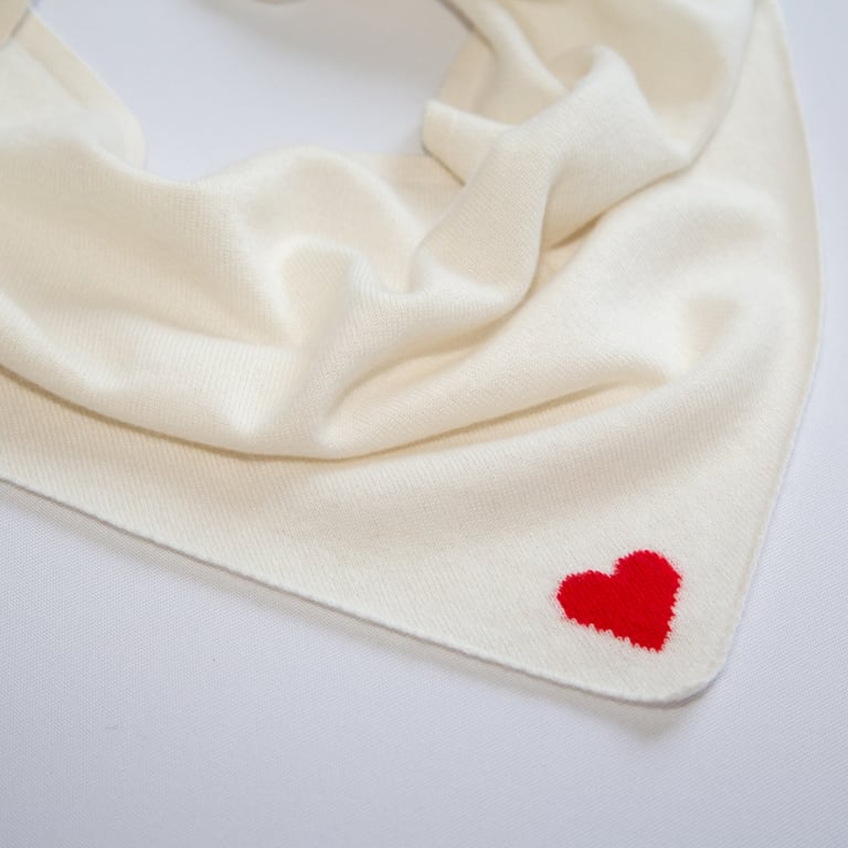 Papa Lobster Dreieckstuch Little Heart, naturweiß + rot