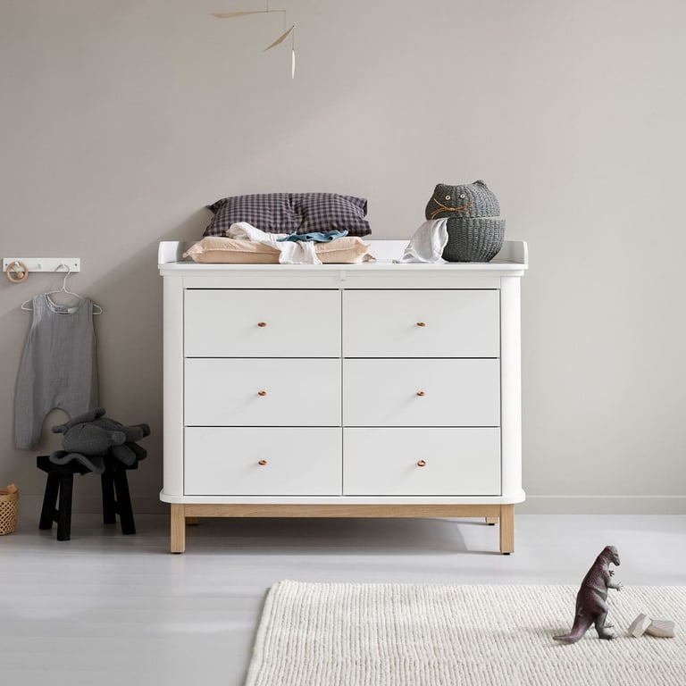 Oliver Furniture Wood Wickelkommode, 6 Schubladen mit Wickelplatte groß , Ansicht im Kinderzimmer