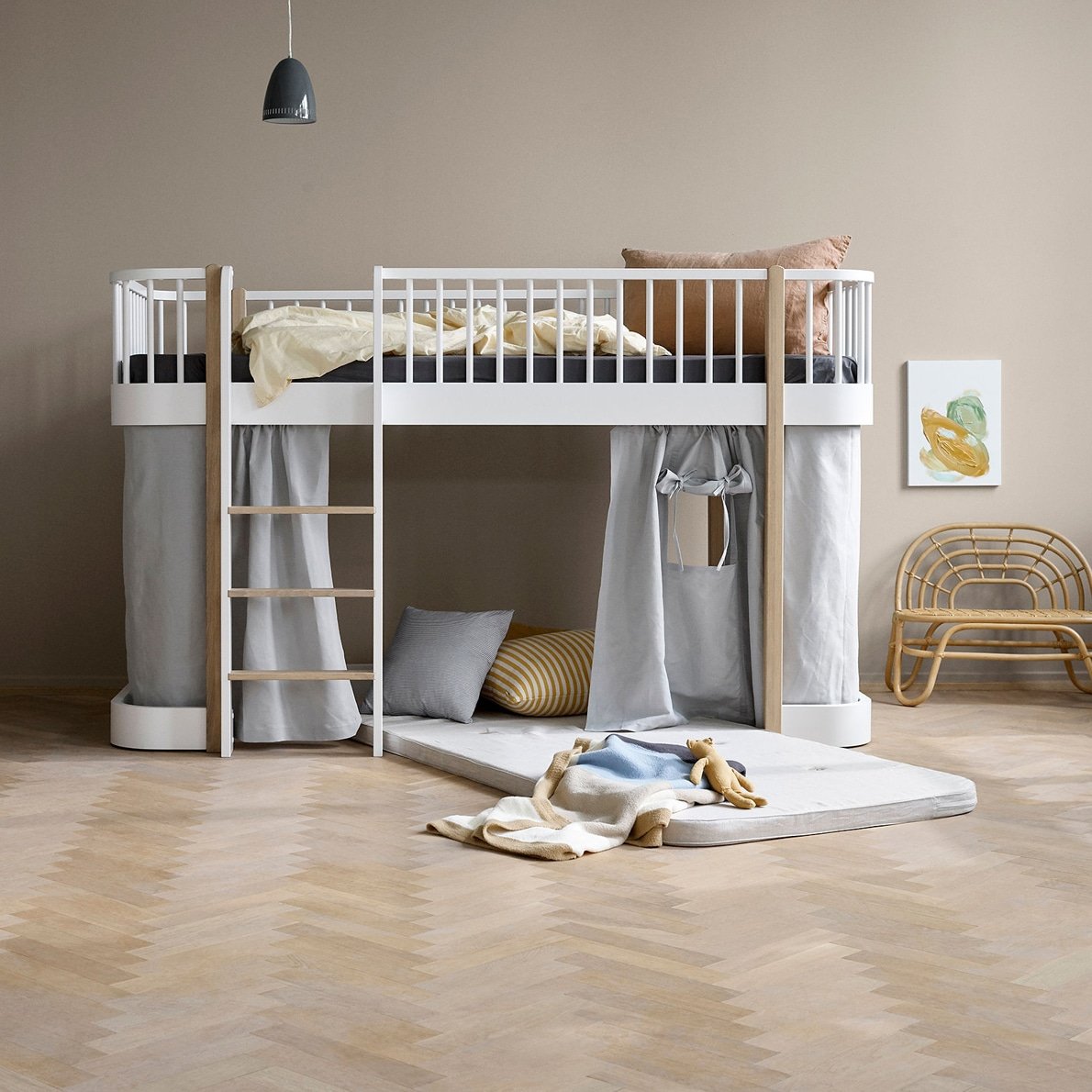 Oliver Furniture Wood Halbhohes Hochbett Leiter vorne weiß/eiche neue Höhe 138 cm Lifestylebild