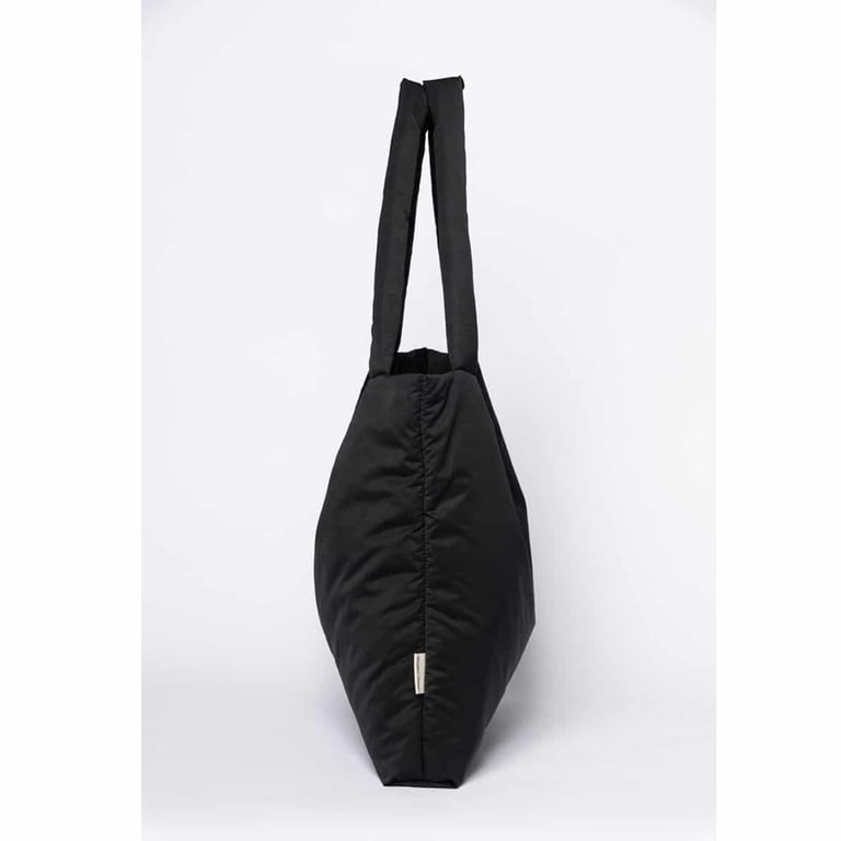 Studio Noos Puffy Mom-bag black 1