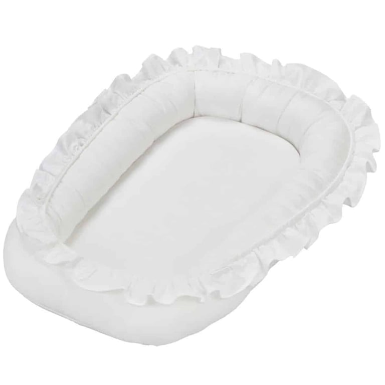 Cotton & Sweets Babynest Basic mit Rüschen Weiß