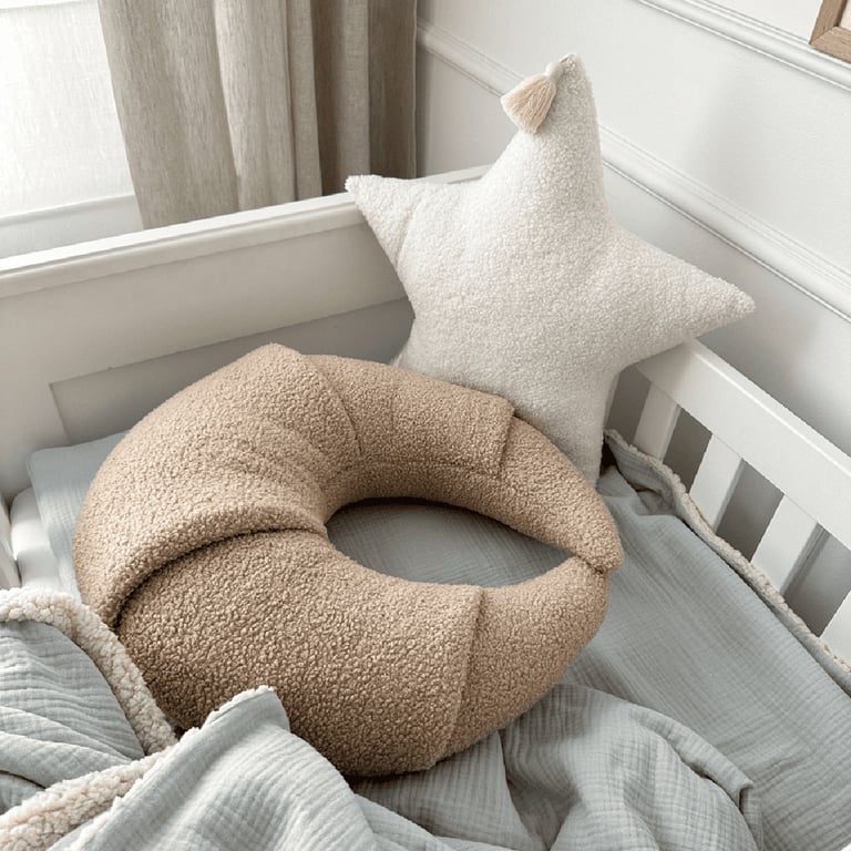 Cotton & Sweets Stillkissen Croissant Boho Bouclé Chocolate 1