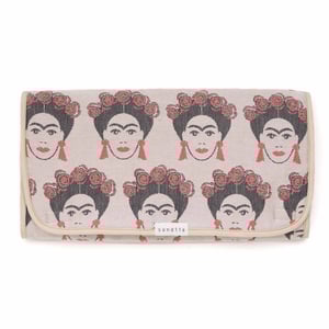 Sandiia Mobile Wickelunterlage mit Taschen, Friida