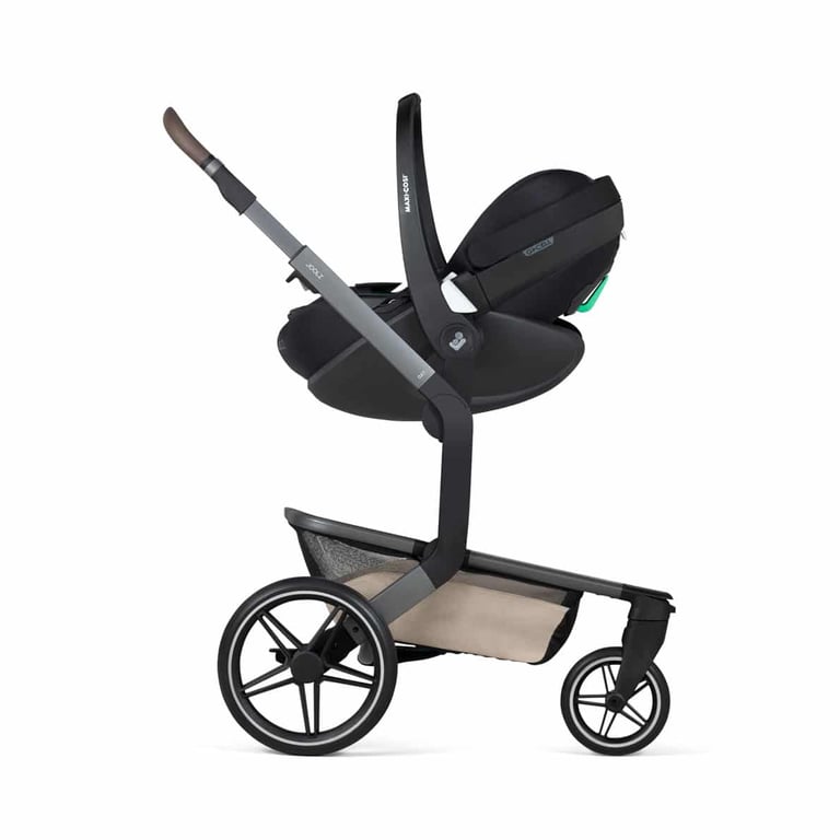 Joolz Day5 Autositzadapter 1 montiert auf Kinderwagen