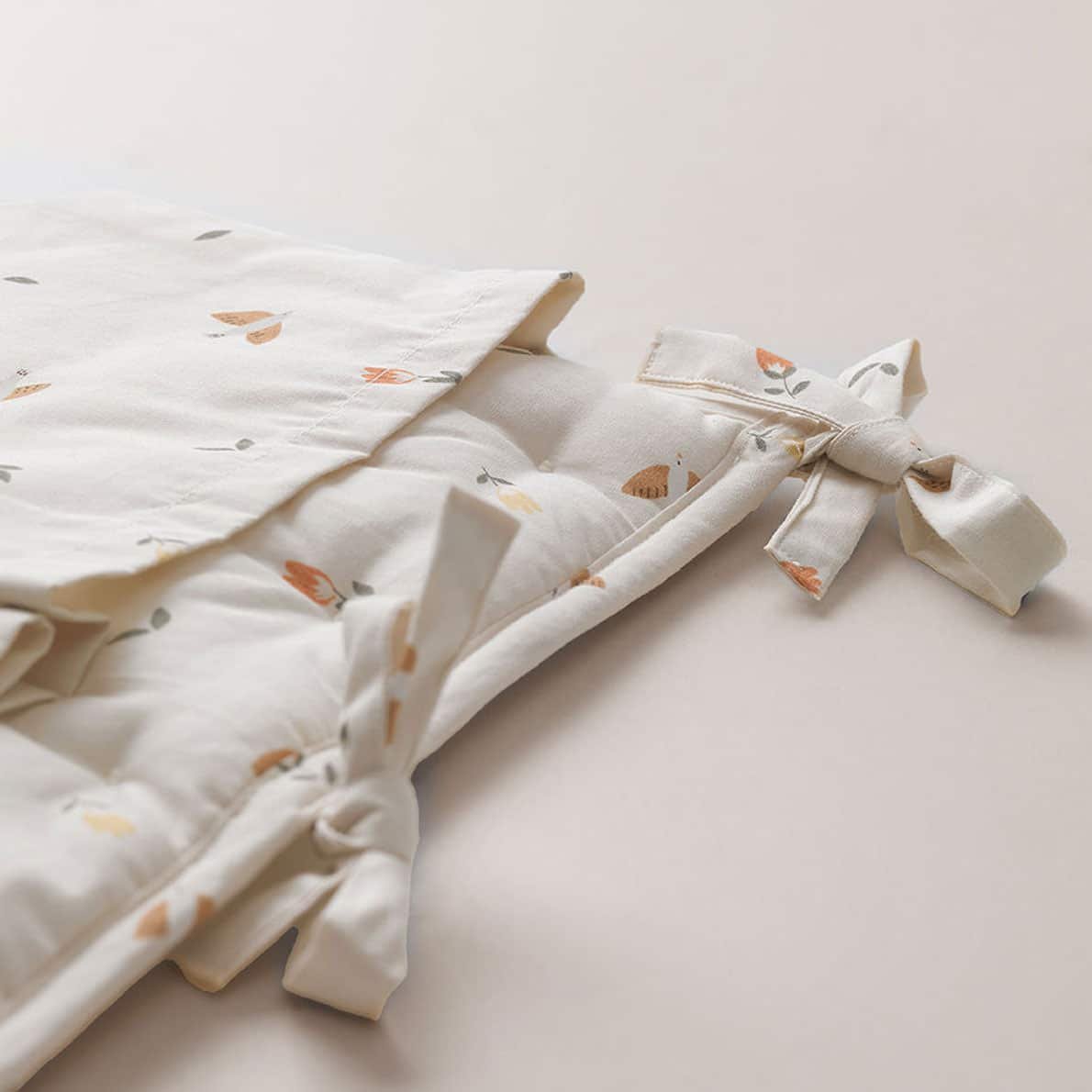 Dear April Betttasche, Songbirds, Detailansicht der Bändchen