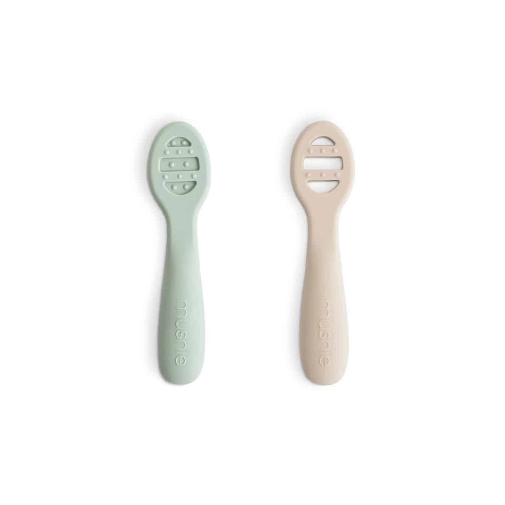 Mushie Esslern-Löffel, 2er Pack Cambridge Blue/ Shifting Sand
