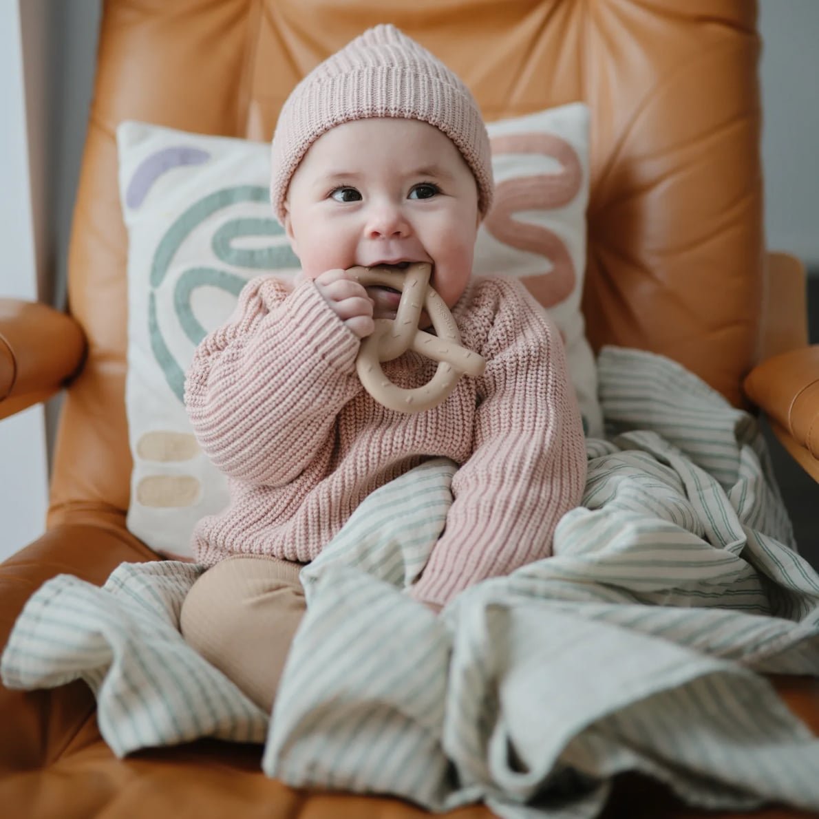Mushie Beißring Bretzel natural 2