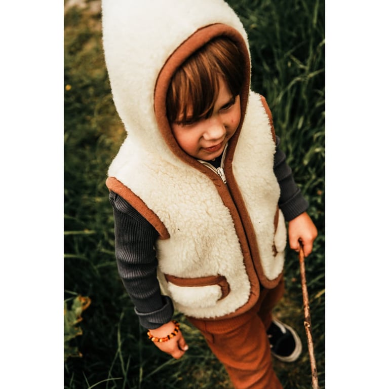 We are wovens Bodywarmer Hood White caramel