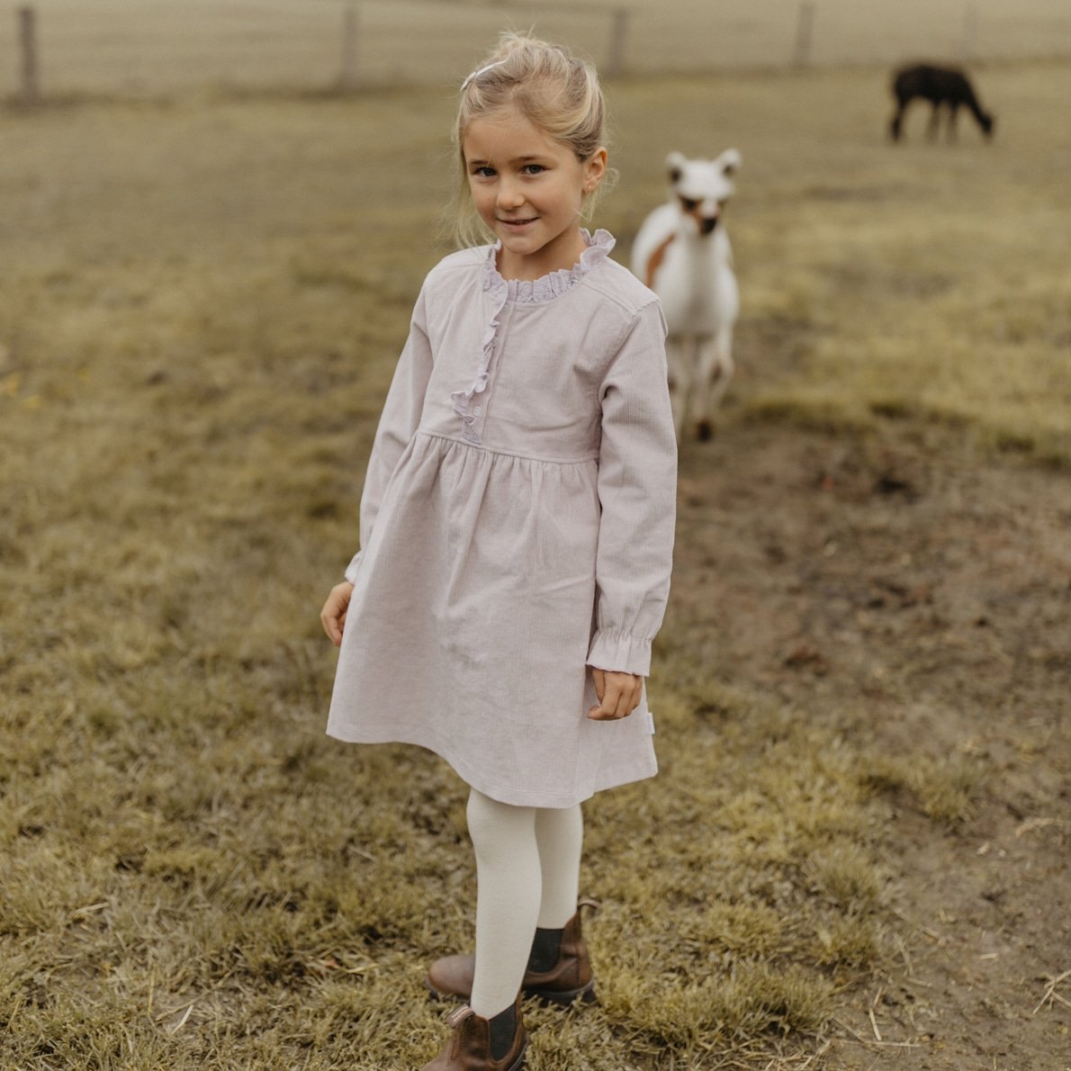 Leevje Cordkleid mit Rüschendetails, lavender 1