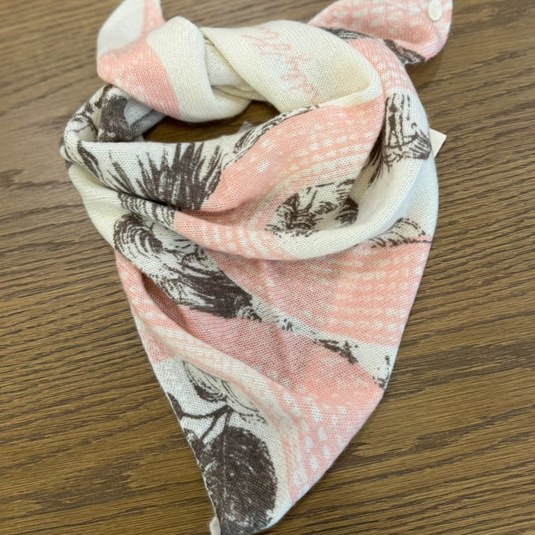 Friendly Hunting Triangle Schal small - Print Garden Eden, rose/ivory