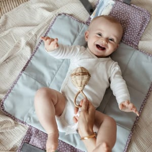 Emma & Noah Wickelunterlage Blume Berry 1