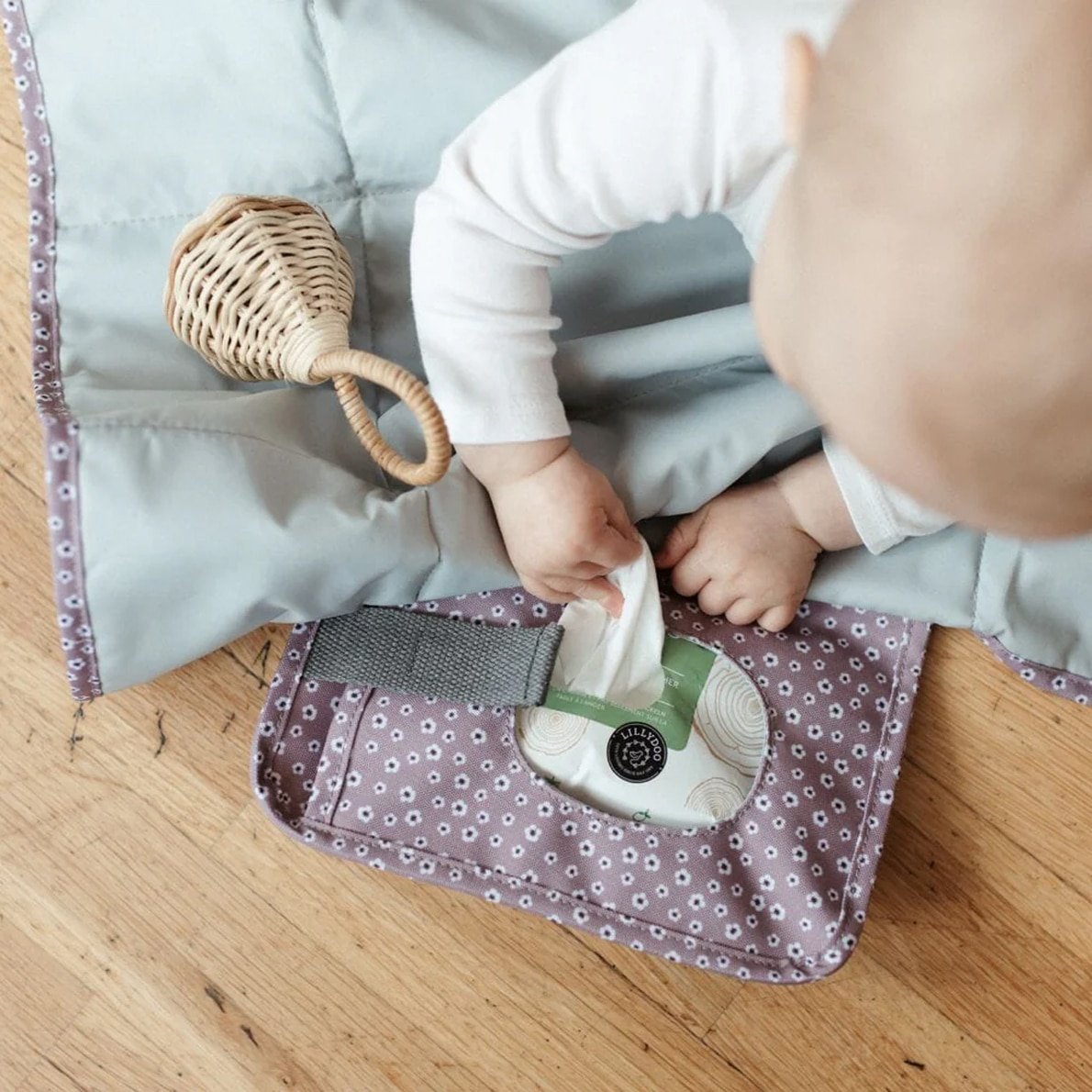 Emma & Noah Wickelunterlage Blume Berry 2