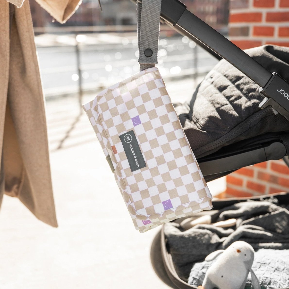 Emma & Noah Wickelunterlage Check Smile 2