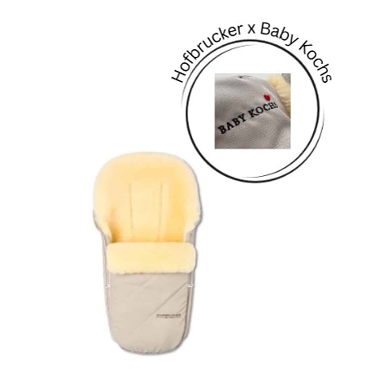 Hofbrucker x Baby Kochs Love Lammfellfußsack Toni für Kinderwagenwanne und Babyschale, beige