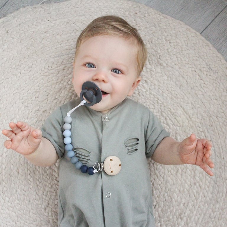 Chewies & more Schnullerkette, Ombre Blue 1