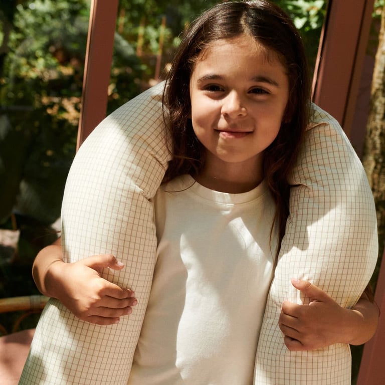 Dear April Bettschlange, Mini Check, Lifestylebild