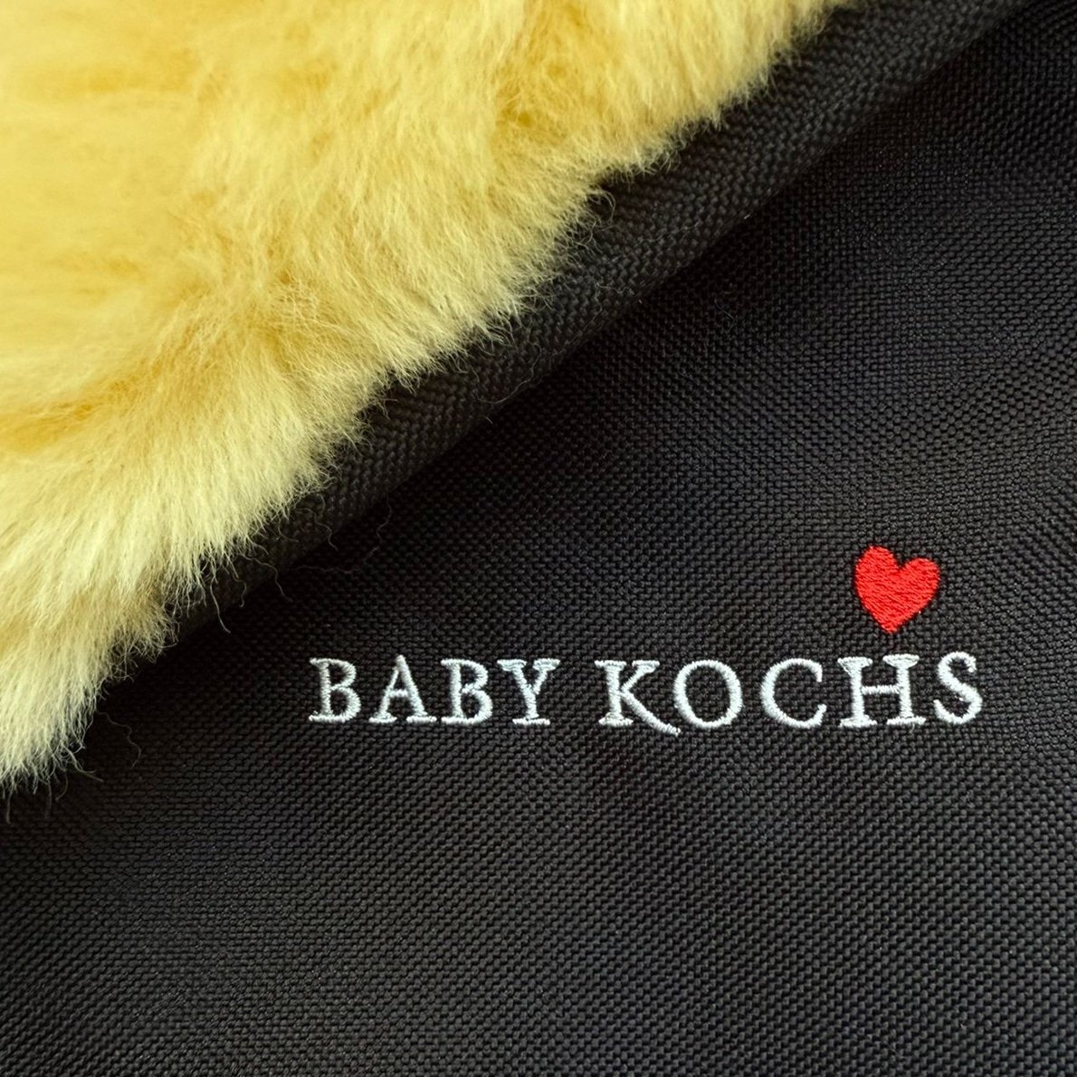 Hofbrucker x Baby Kochs Love Lammfell-Handschuhe für den Kinderwagen schwarz Platzhalter