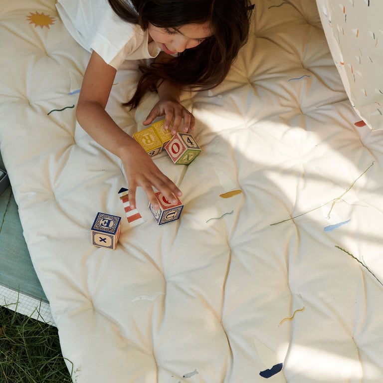 Dear April Spielmatratze, Pond Boats