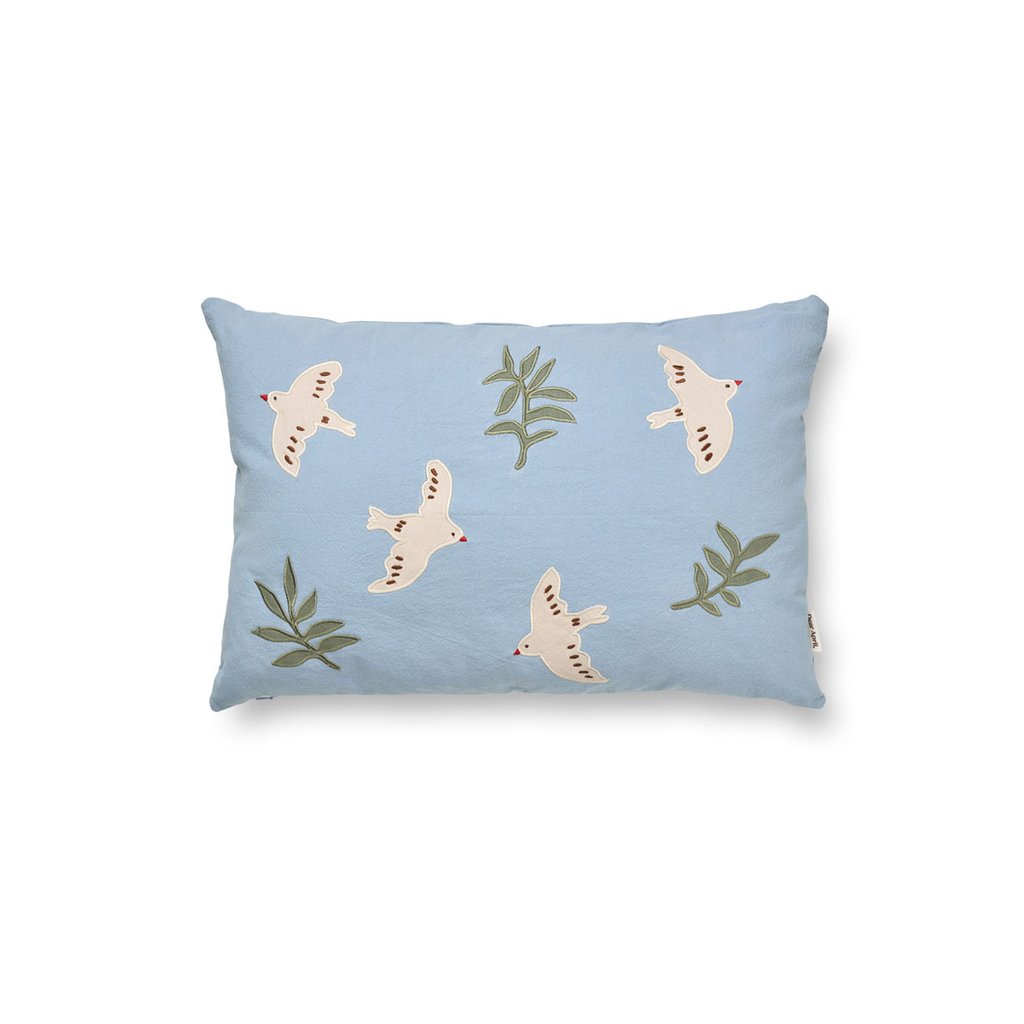 Dear April Kissen Celeste, sky blue