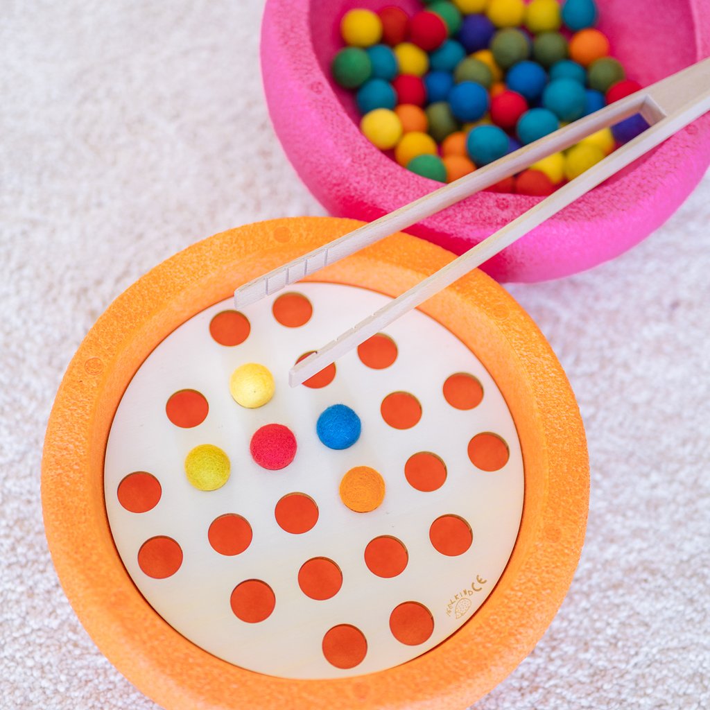 Igelkind Pop in Platte mit Filzkugeln 1