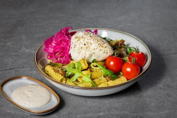 Muscular mozzarella & pasta salad