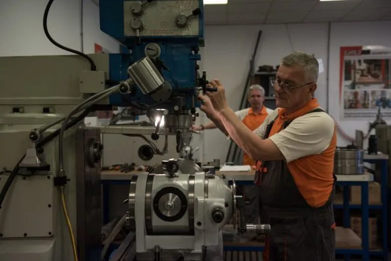 Combi-cracker installation