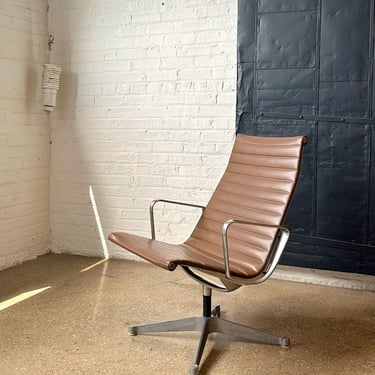 1970’s Brown Eames Herman Miller Aluminum Group Lounge Chair MCM Classic Design. 