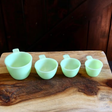 Vintage Jeannette Jadeite Measuring Cups for Retro Kitchen Decor, Uranium Glass Measuring Cup Set, Jadeite Collector Gift, 1940s Kitchenware 