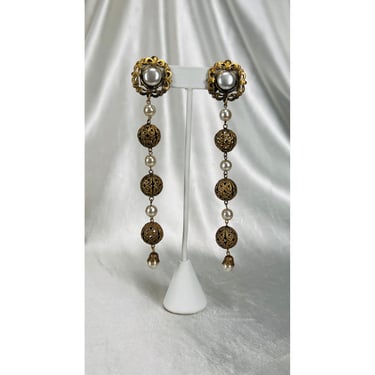 Vintage Joseff of Hollywood Dangle Clip On Earrings Gold Tone Pearls Filigree 