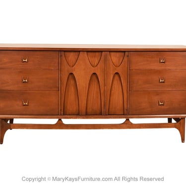 Mid Century Broyhill Walnut Credenza Dresser 
