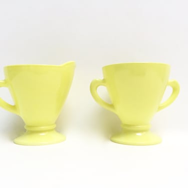 Hazel Atlas cream and sugar set in chartreuse | lime green mid century serving ware | retro entertaining | coffee accessories | hostess gift 