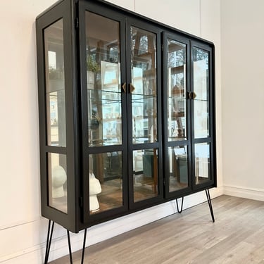 Stunning Refinished Display Cabinet / Bookshelf / Case / Bar / Hutch Black 