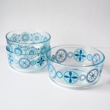 Pyrex glass bowls blue turquoise flower medallions pinwheels vintage 1980s 7203 