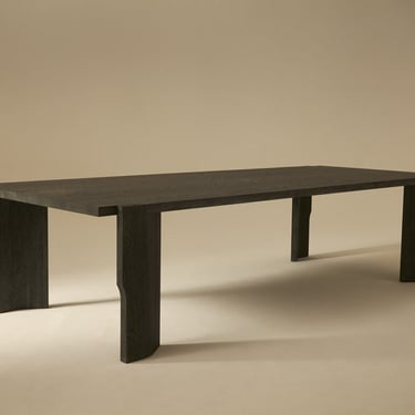 GIL DINING TABLE