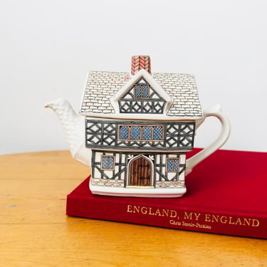 Vintage Sadler Tudor House Teapot,  Novelty Teapot 4437, Kitchen Decor 