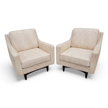 New - Mid Century Modern Italian Gio Ponte Style Club Chairs Upholstered in a Retro Oatmeal Tweed - Pair&nbsp;