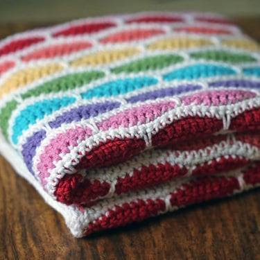 Handmade Rainbow Crochet Baby Blanket – Soft Receiving Blanket, Gender Neutral Baby Shower Gift, Nursery Decor 