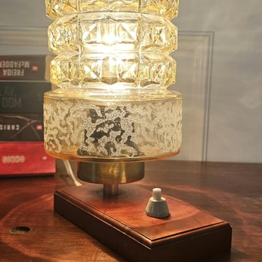 The Golden Hour Duo/ Vintage 1970s Table Lamps/ Amber Glass,Brass&Wood / Mid-Century Modern Bedside Lightning/ Set of 2 