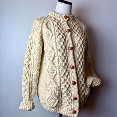 Vintage Irish cableknit Cardigan sweater~ 100% wool / with pockets~ Medium 