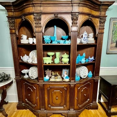 Magnificent Solid Wood Vitrine Hutch Display Cabinet