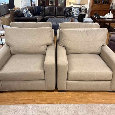 Pair of Universal 'Hunter' Chairs