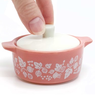 Pyrex-Inspired Gooseberry Casserole Ceramic Trinket Box