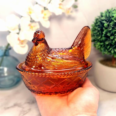 Amber Glass Hen on Nest Chicken Candy Dish - Vintage Style Farmhouse Kitchen Decor, Depression Style Glass, Jewelry Box, Cookie Jar 