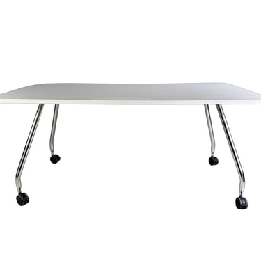 8x Vitra Desk Ad Hoc Antonio Citterio on castors Soft Light 