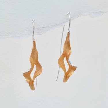 Alanoud Dual-Tone Earrings