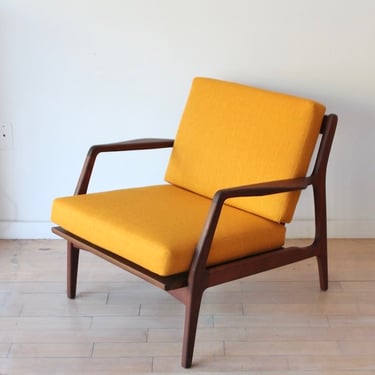Danish Modern Solid Walnut Lounge Chair